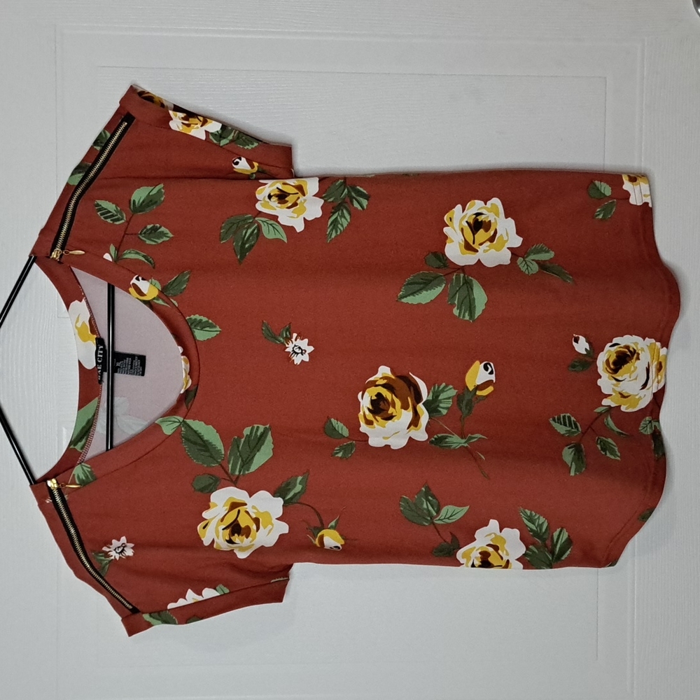 Bae City Floral Zipper Top Size XL